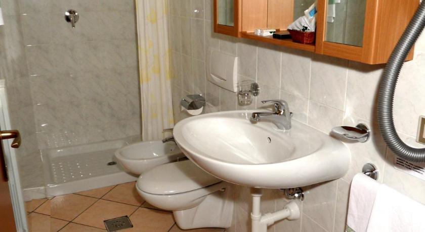 Casa Vacanze Touring Verbania Habitación foto