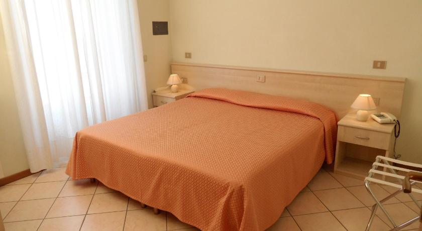 Casa Vacanze Touring Verbania Habitación foto